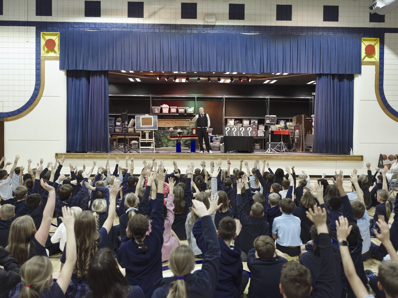 Scott Henderson, Kansas City magician — Cub Scout magic show,